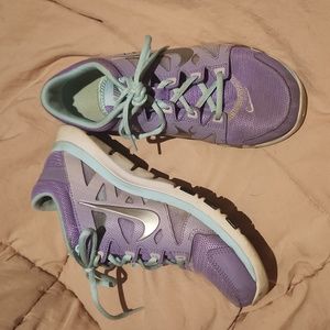 womens nike running shoes